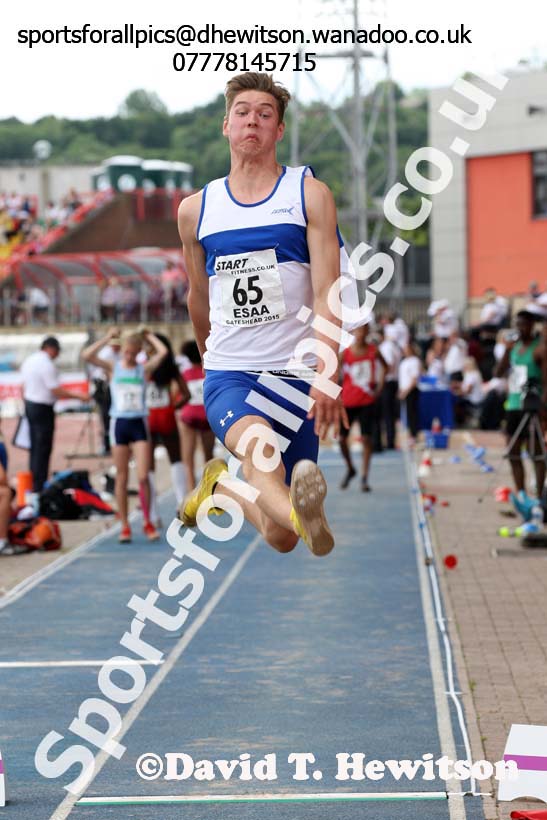 Inter boys long jump, 2015 English Schools Track and Field Champs., Gateshead Stadium. Photo: David T. Hewitson/Sports for All Pics